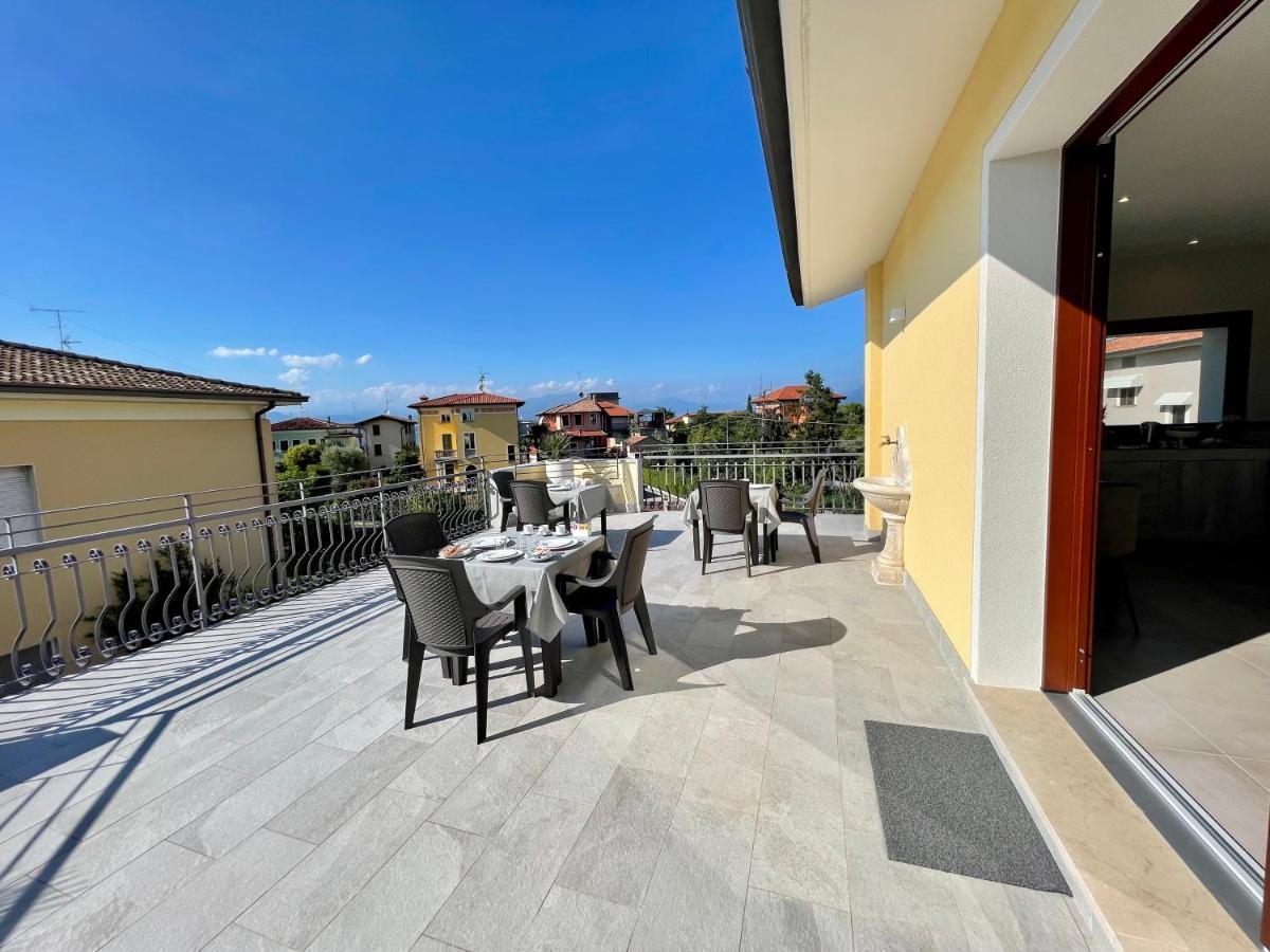 Villa Elena เดเซนซาโนเดลการ์ดา ภายนอก รูปภาพ